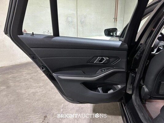 BMW 330e Touring G21 184pk 2021 (Origineel-NL + 1e Eigenaar), K-451-VL