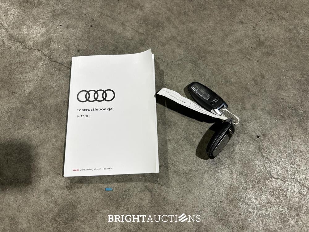 Audi e-tron Sportback 50 Quattro Business Edition Plus 71 kWh 313pk 2020 (Origineel-NL + 1e Eigenaar), J-814-JP