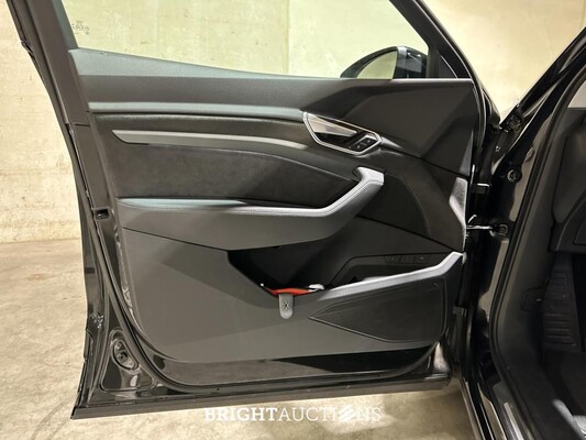 Audi e-tron Sportback 50 Quattro Business Edition Plus 71 kWh 313pk 2020 (Origineel-NL + 1e Eigenaar), J-814-JP