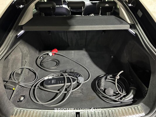 Audi e-tron Sportback 50 Quattro Business Edition Plus 71 kWh 313pk 2020 (Origineel-NL + 1e Eigenaar), J-814-JP
