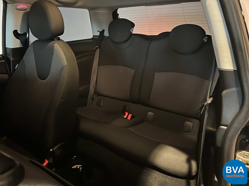 Mini Cooper 1.6 JCW-Pakket 122pk 2010, J-765-HJ