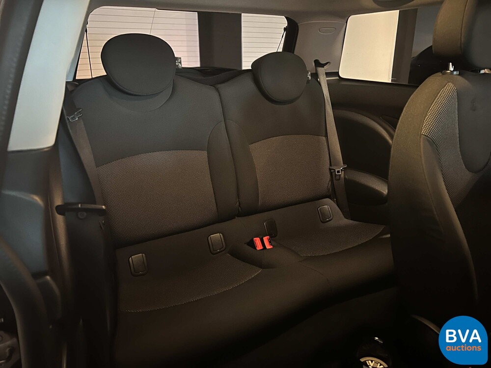 Mini Cooper 1.6 JCW-Pakket 122pk 2010, J-765-HJ