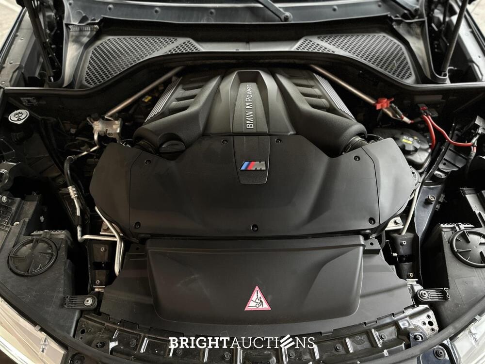 BMW X5M 4.4 V8 M-Sport F85 576pk 2015