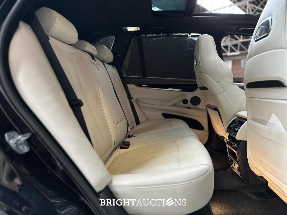 BMW X5M 4.4 V8 M-Sport F85 576pk 2015