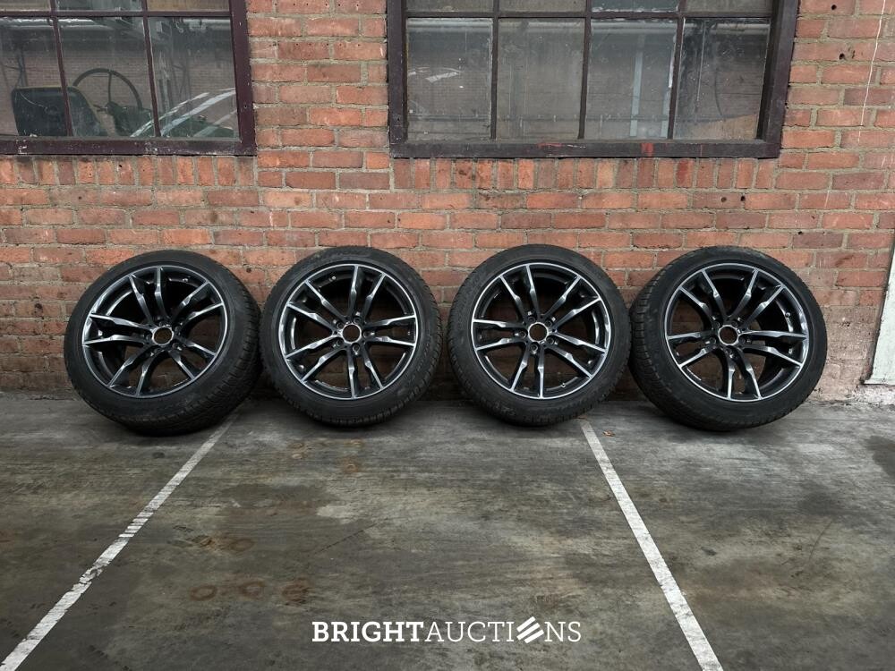 BMW X5M 4.4 V8 M-Sport F85 576pk 2015