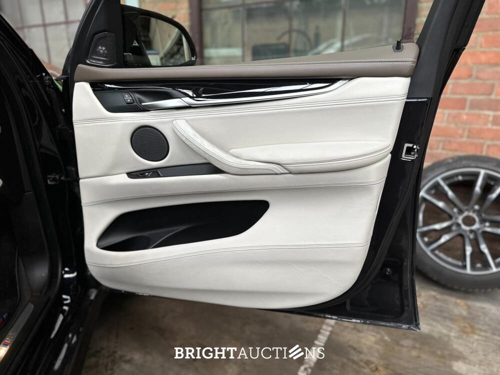 BMW X5M 4.4 V8 M-Sport F85 576pk 2015