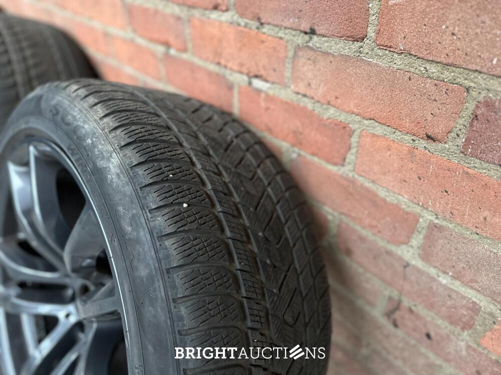 BMW X5M 4.4 V8 M-Sport F85 576pk 2015