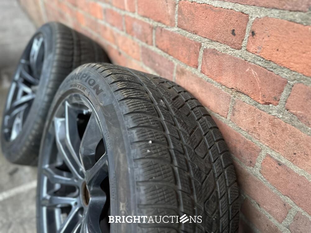 BMW X5M 4.4 V8 M-Sport F85 576pk 2015