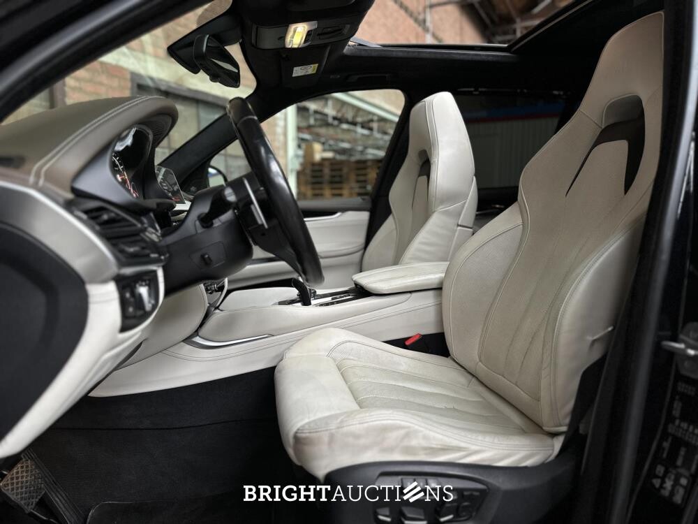 BMW X5M 4.4 V8 M-Sport F85 576pk 2015