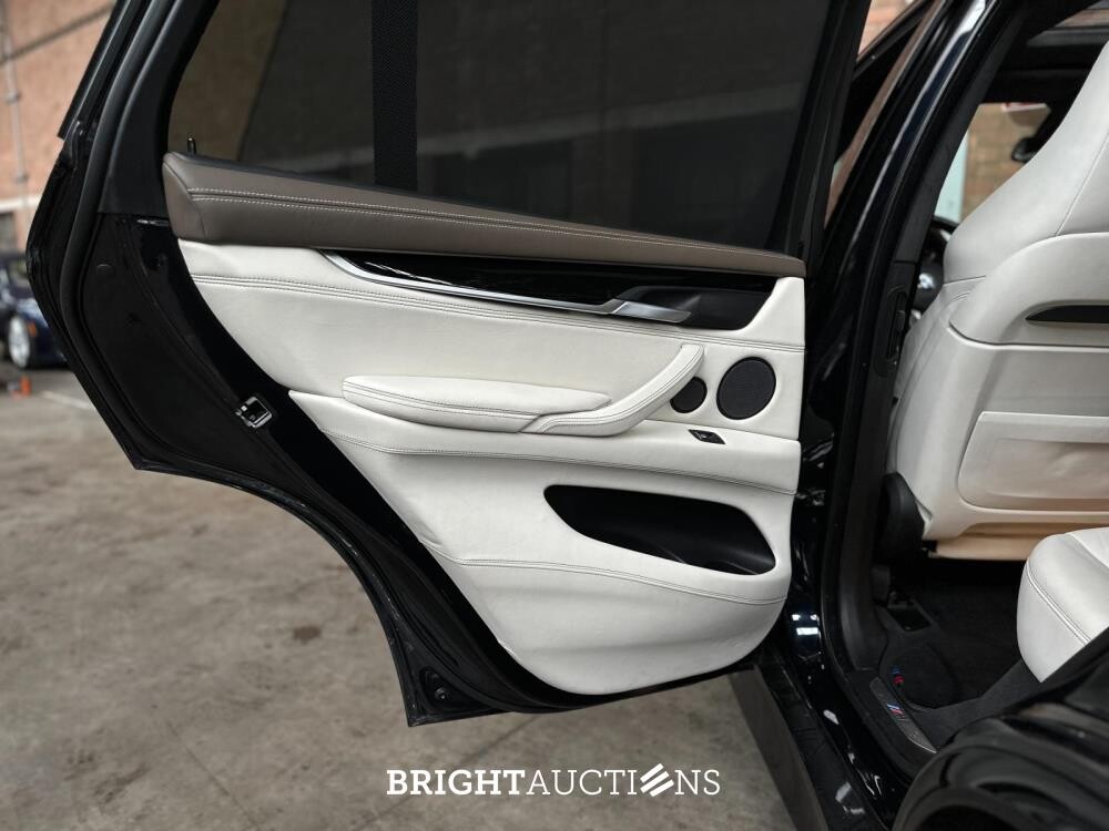 BMW X5M 4.4 V8 M-Sport F85 576pk 2015