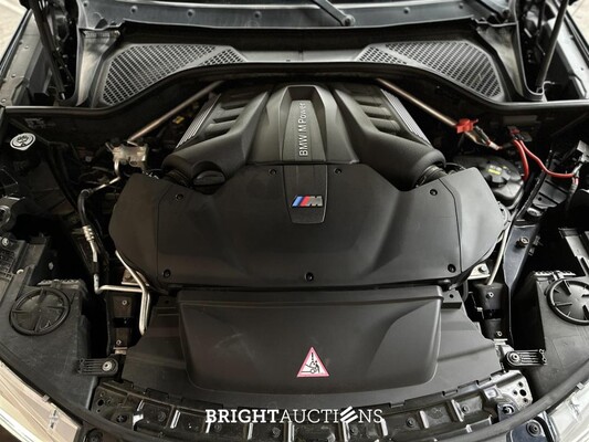 BMW X5M 4.4 V8 M-Sport F85 576pk 2015
