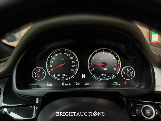 BMW X5M 4.4 V8 M-Sport F85 576pk 2015