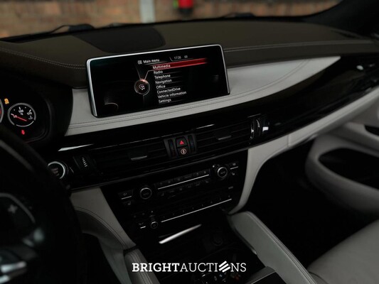 BMW X5M 4.4 V8 M-Sport F85 576pk 2015