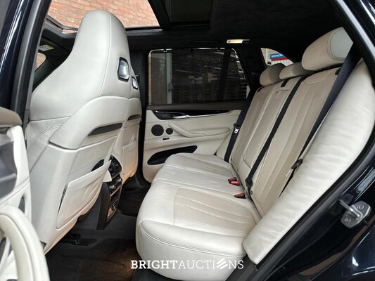 BMW X5M 4.4 V8 M-Sport F85 576pk 2015