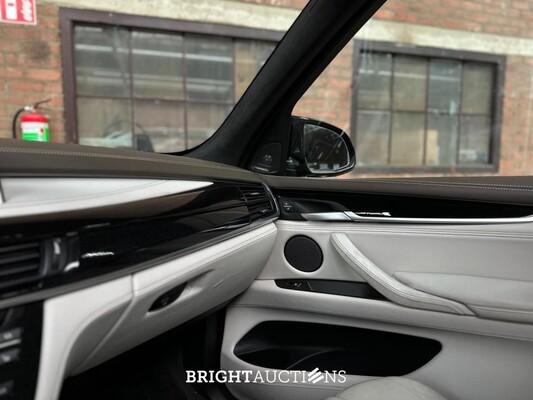 BMW X5M 4.4 V8 M-Sport F85 576pk 2015