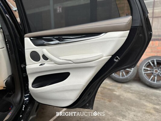 BMW X5M 4.4 V8 M-Sport F85 576pk 2015