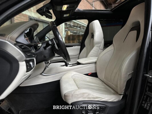 BMW X5M 4.4 V8 M-Sport F85 576pk 2015