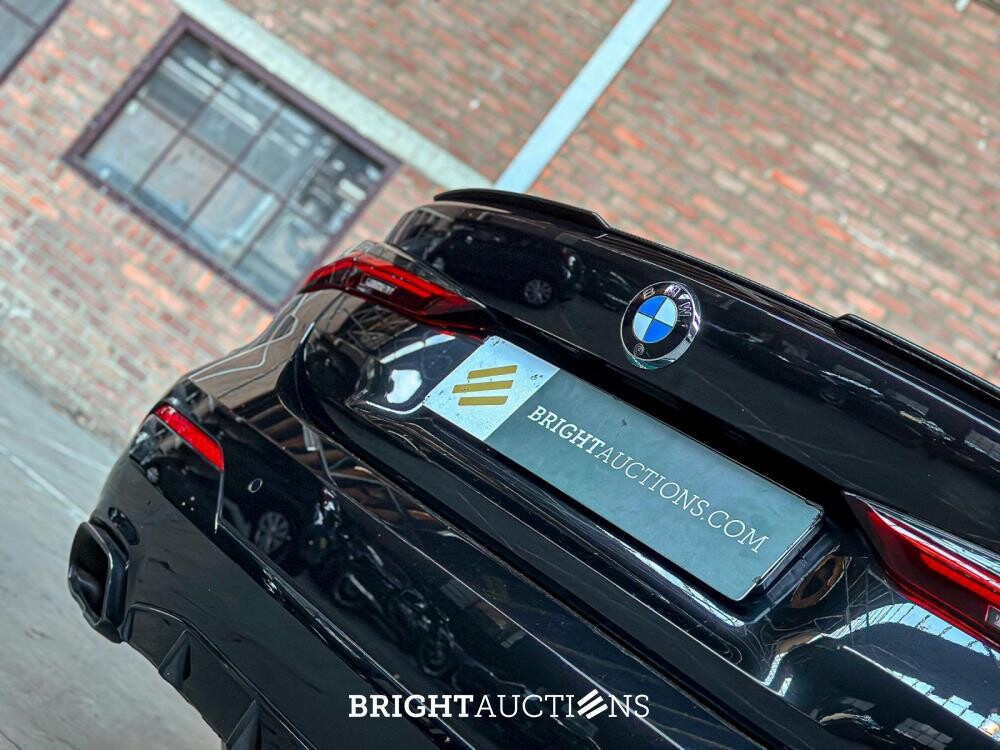 BMW M440i xDrive High Executive Coupe 4-Serie (origineel-NL),374pk 2021, NL-kenteken