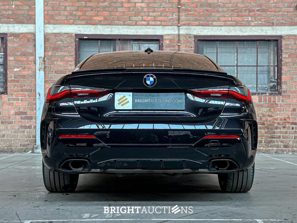 BMW M440i xDrive High Executive Coupe 4-Serie (origineel-NL),374pk 2021, NL-kenteken