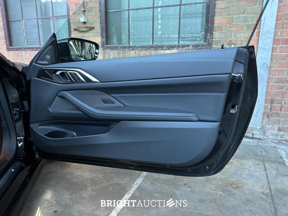 BMW M440i xDrive High Executive Coupe 4-Serie (origineel-NL),374pk 2021, NL-kenteken