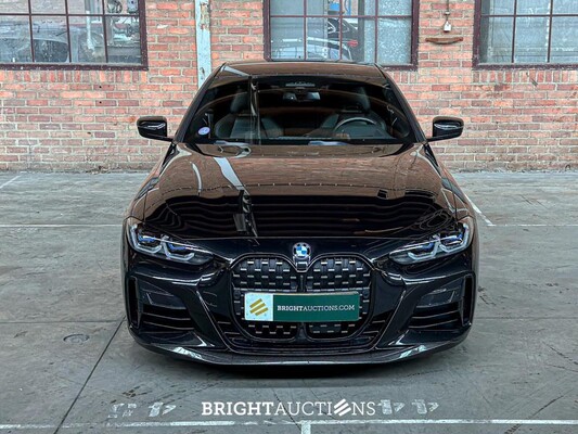 BMW M440i xDrive High Executive Coupe 4-Serie (origineel-NL),374pk 2021, NL-kenteken