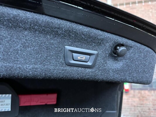 BMW M440i xDrive High Executive Coupe 4-Serie (origineel-NL),374pk 2021, NL-kenteken