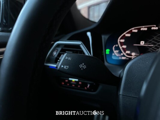 BMW M440i xDrive High Executive Coupe 4-Serie (origineel-NL),374pk 2021, NL-kenteken