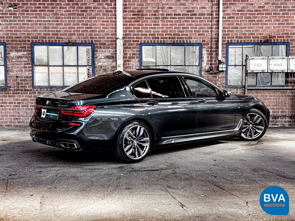 BMW M760Li xDrive M-Sport V12 7er LANG 609pk 2016 G12, L-128-BS.