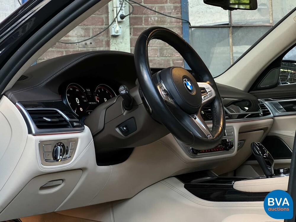 BMW M760Li xDrive M-Sport V12 7er LANG 609pk 2016 G12, L-128-BS.
