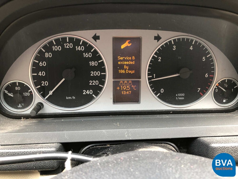 Jeep Grand Cherokee SRT6.1 V8 2007, graue Zulassung.