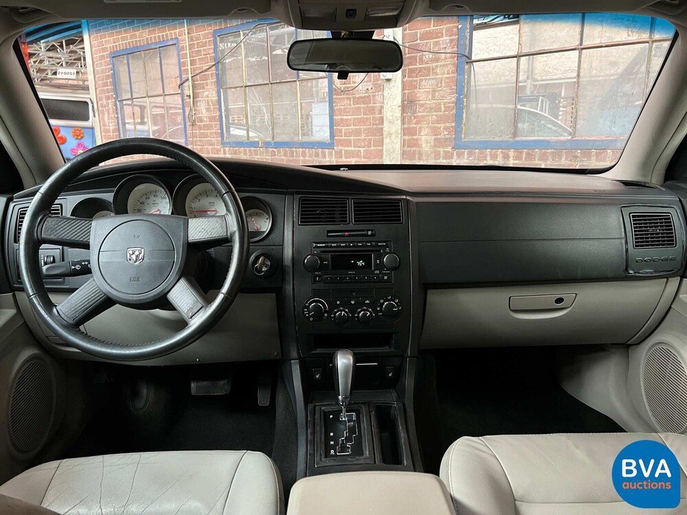 Dodge Charger 5.7 V8 Hemi 2006.