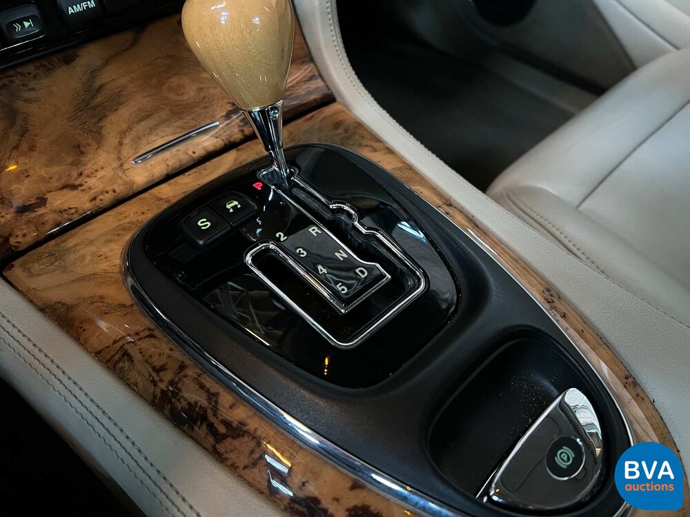 Jaguar XJ3.5 V8 Automatik 258 PS Org.NL 2004, 32-NV-FX.