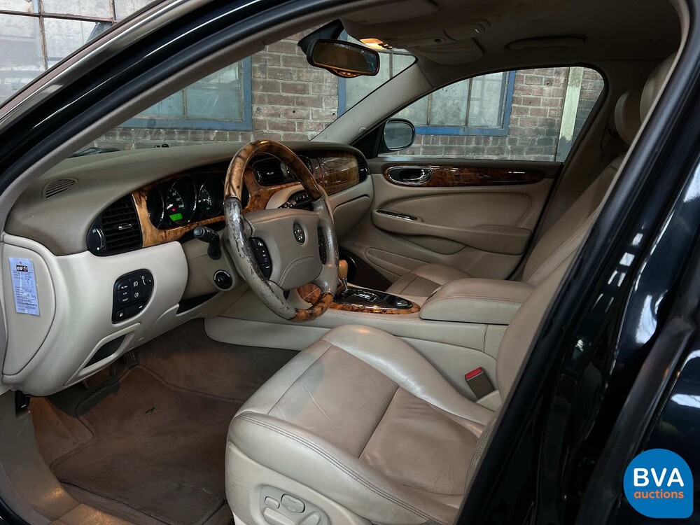 Jaguar XJ3.5 V8 Automatik 258 PS Org.NL 2004, 32-NV-FX.