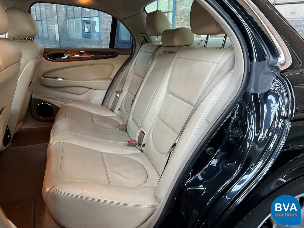 Jaguar XJ3.5 V8 Automatik 258 PS Org.NL 2004, 32-NV-FX.
