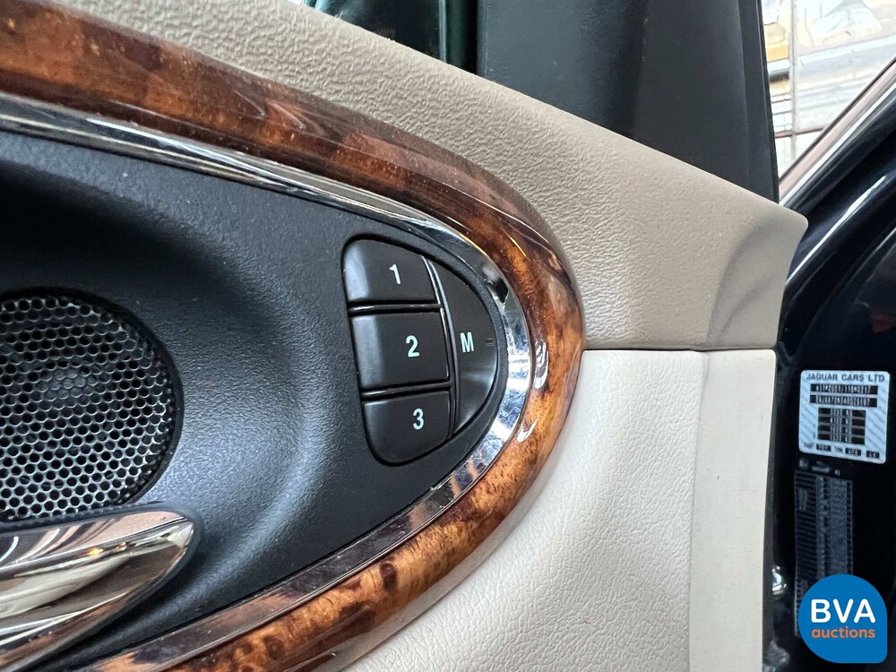 Jaguar XJ3.5 V8 Automatik 258 PS Org.NL 2004, 32-NV-FX.