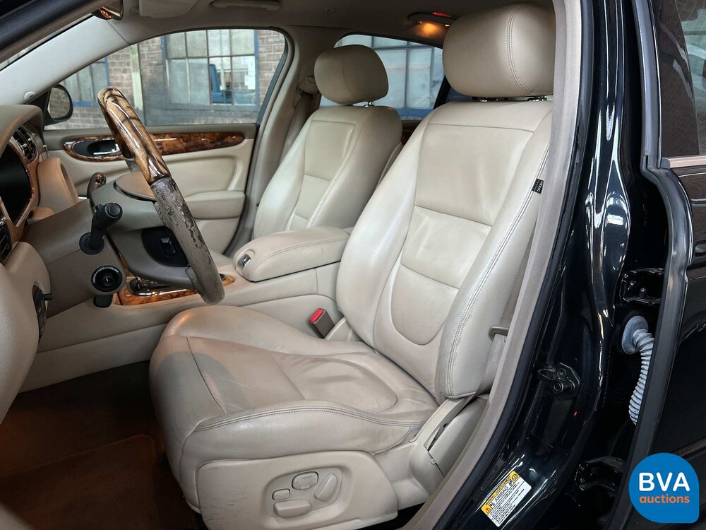 Jaguar XJ3.5 V8 Automatik 258 PS Org.NL 2004, 32-NV-FX.