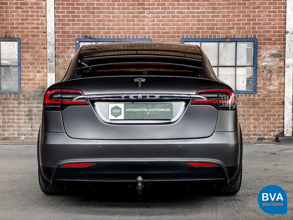 Tesla Model X 75D Base 6-Personen 333 PS 2016 - Org. NL-, ND-695-V.