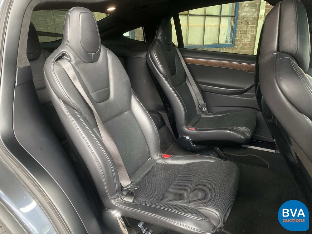 Tesla Model X 75D Base 6-Personen 333 PS 2016 - Org. NL-, ND-695-V.