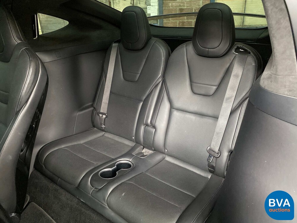 Tesla Model X 75D Base 6-Personen 333 PS 2016 - Org. NL-, ND-695-V.