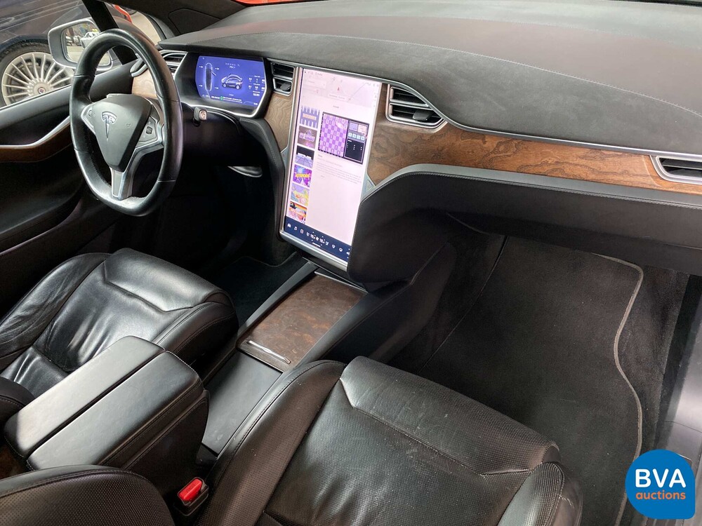 Tesla Model X 75D Base 6-Personen 333 PS 2016 - Org. NL-, ND-695-V.