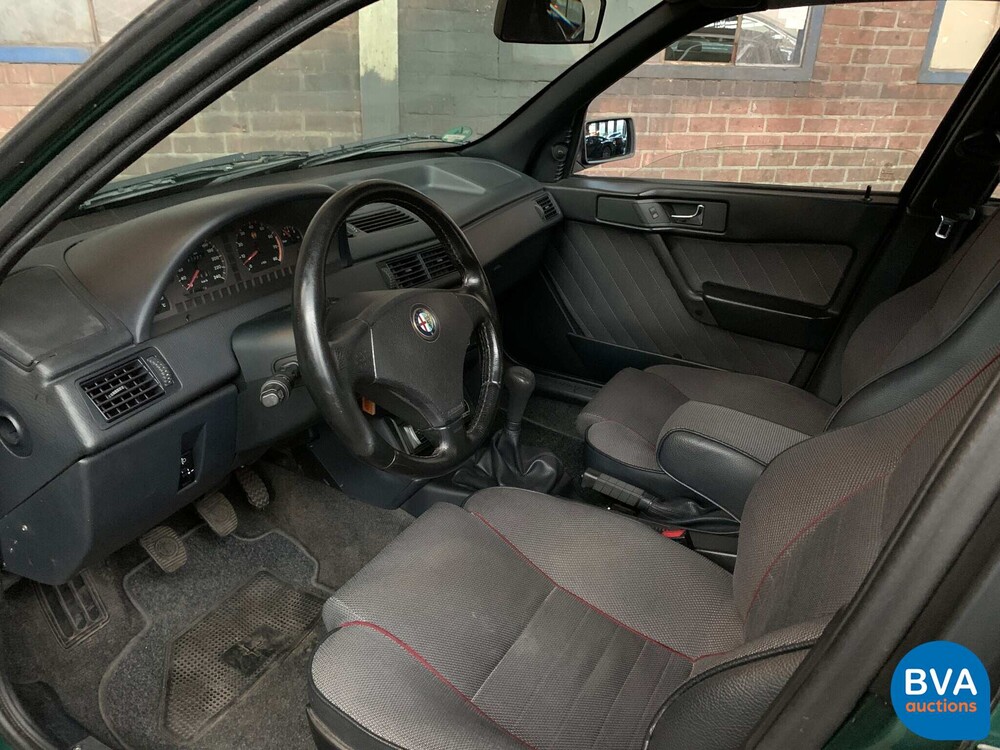 Alfa Romeo 155 1.8 T-Spark S 126pk 1996 -Org. NL-, NS-DT-57.