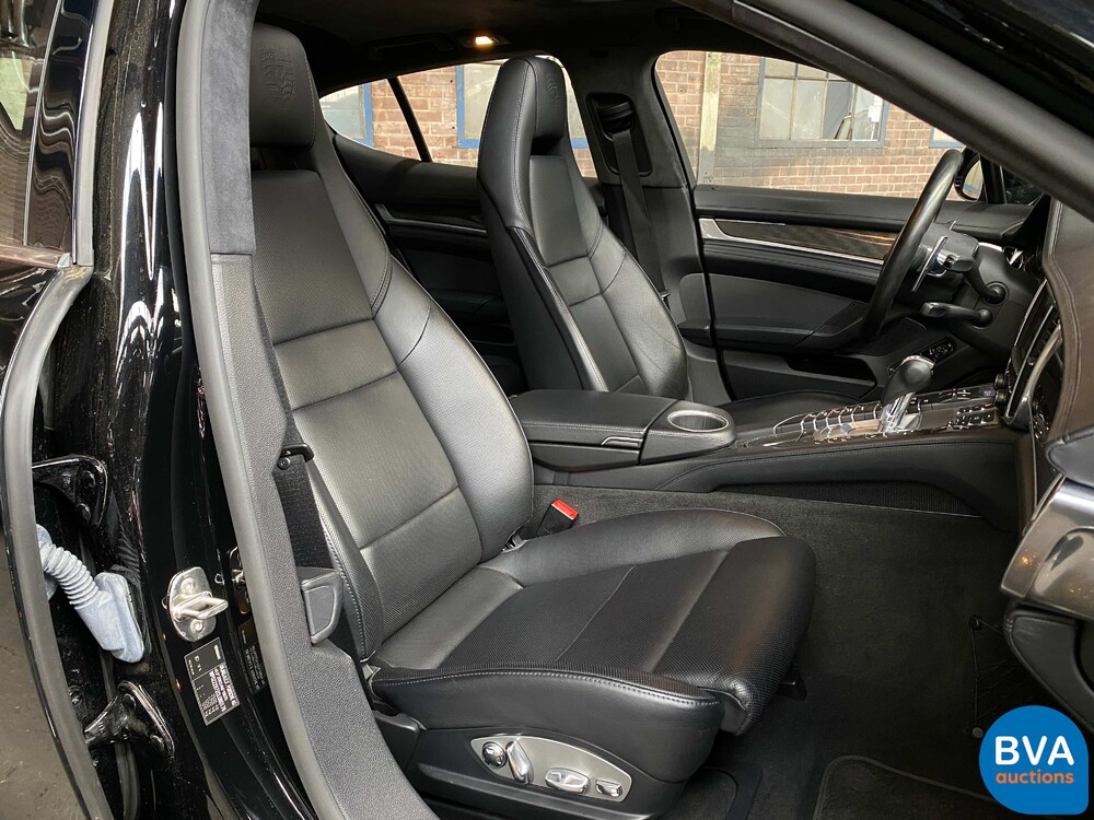 Porsche Panamera 4.8 Turbo S SportChrono 551pk 2011, XJ-976-R.