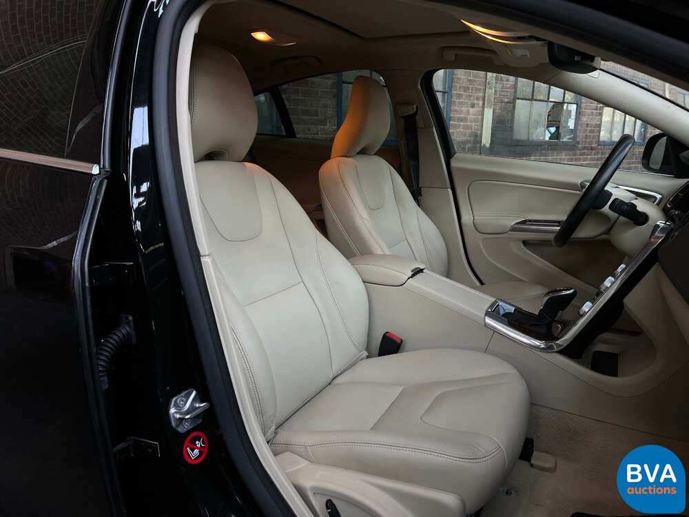 Volvo S60 2.5 t AWD Premier 254 PS 2016, N-372-NJ.