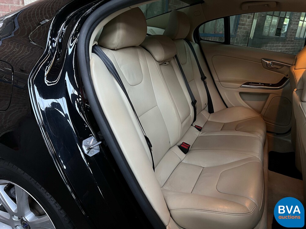 Volvo S60 2.5 t AWD Premier 254 PS 2016, N-372-NJ.