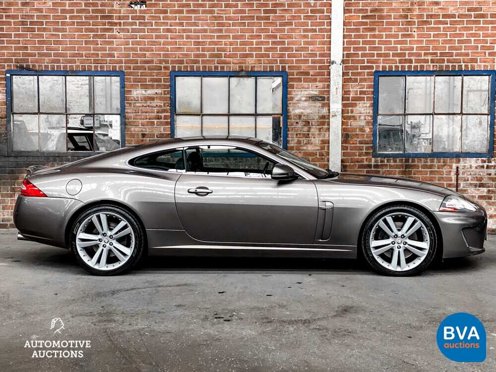 Jaguar XK5.0 V8 Coupé Portfolio 385PS 2009 -Org. NL-, 99-HRN-3.