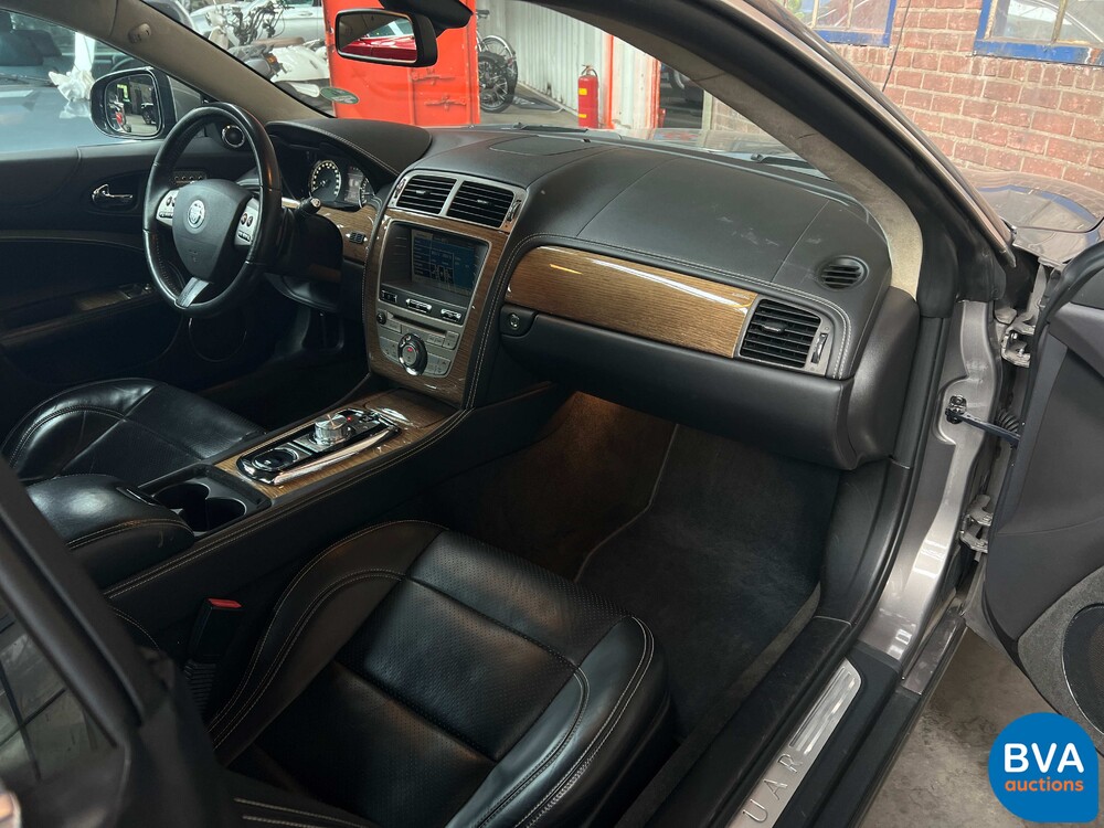 Jaguar XK5.0 V8 Coupé Portfolio 385PS 2009 -Org. NL-, 99-HRN-3.