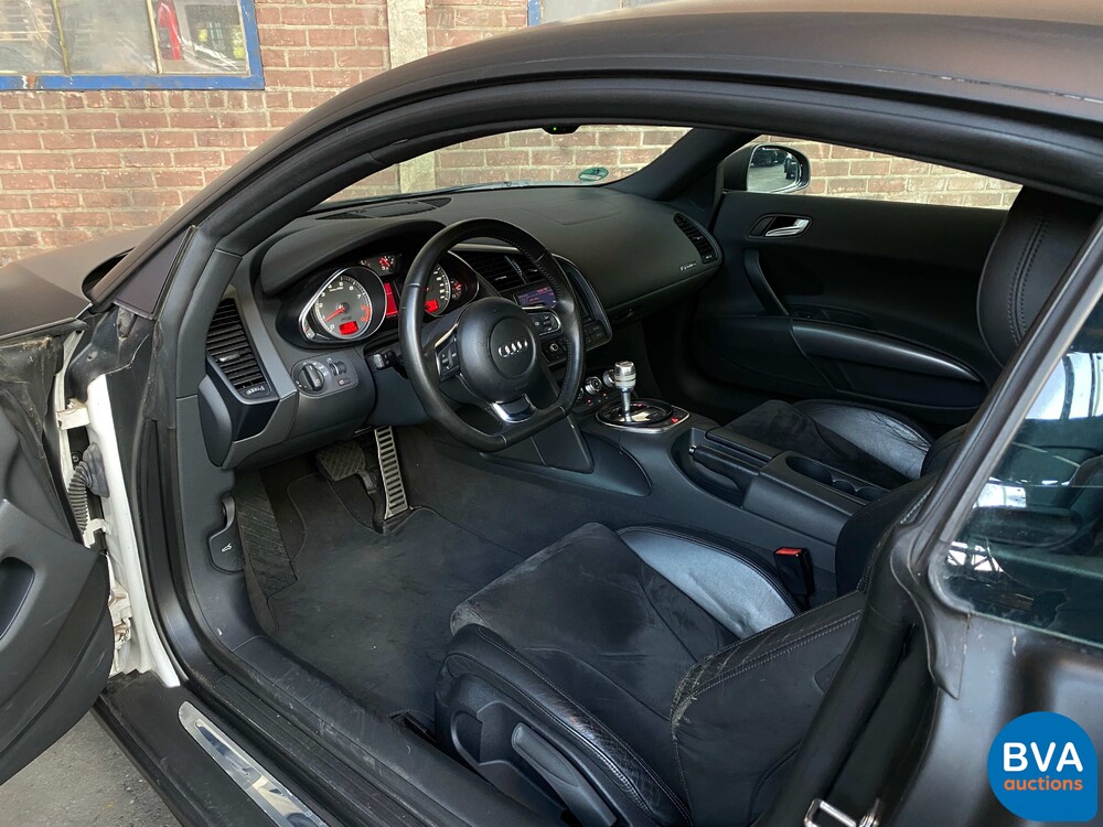 Audi R8 4.2 V8 FSI Quatrro 420 PS 2008, 32-RBK-1.