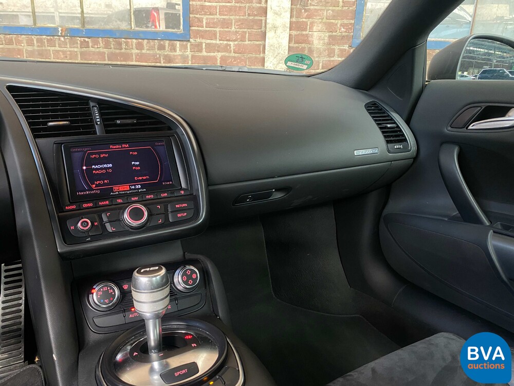 Audi R8 4.2 V8 FSI Quatrro 420 PS 2008, 32-RBK-1.