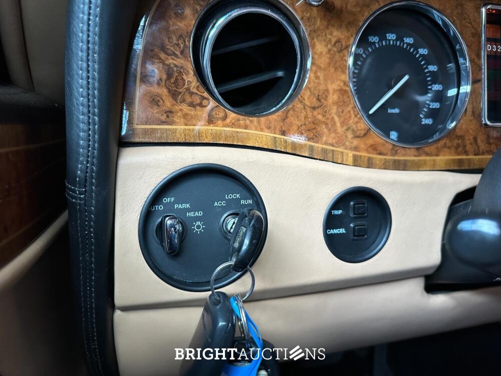 Rolls-Royce Corniche V 6.75 V8 Cabriolet 329hp 2000 Cabrio (1 von 374 weltweit), 91-HF-TP