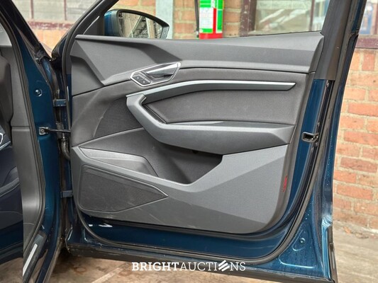 Audi E-tron Sportback 50 quattro edition 71 kWh 313pk 2020 (Origineel-NL), K-130-HS